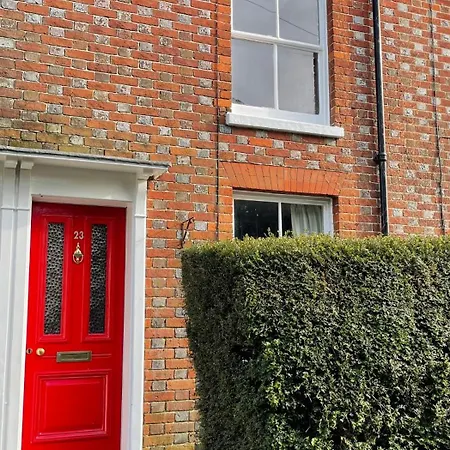 Cosy 2 Bedroom Victorian Cottage, Newport, Isle Of Wight Ньюпорт Экстерьер фото